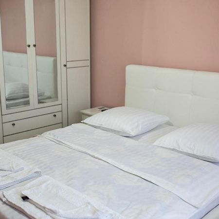 C Central Apartament Дробета-Турну-Северин Экстерьер фото